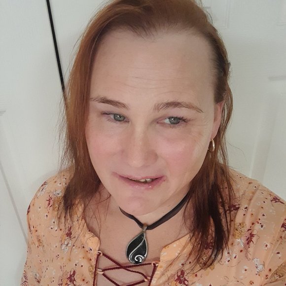 Meet your Posher, Crissy - Picture 3 of 15